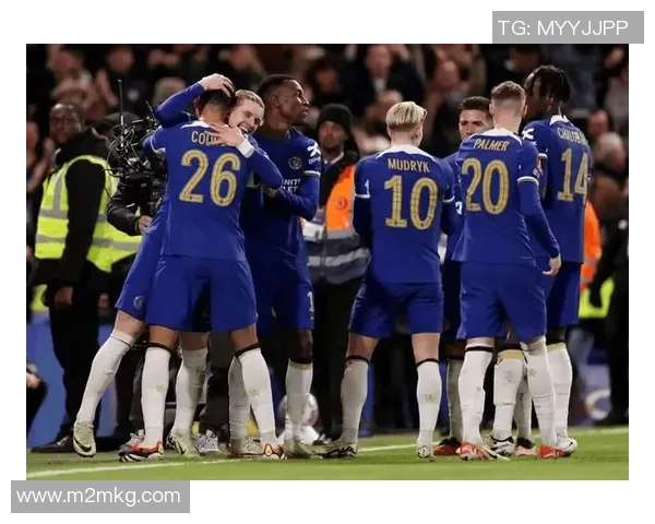 西布朗主场迎战切尔西球迷热议比赛前景与战术分析